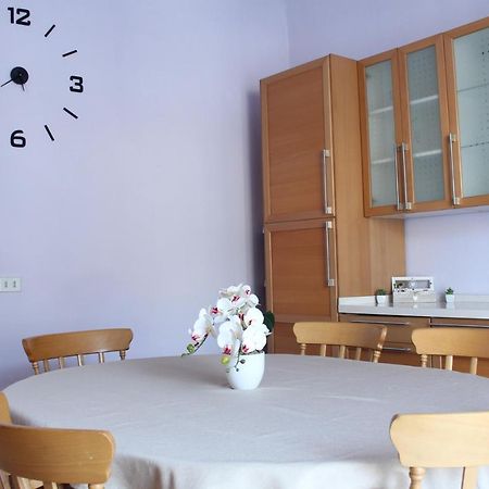 L' Oasi Del Cervo - Casa Con Giardino E Posto Auto, Uscita Autostrada A11 Vila Florença Exterior foto